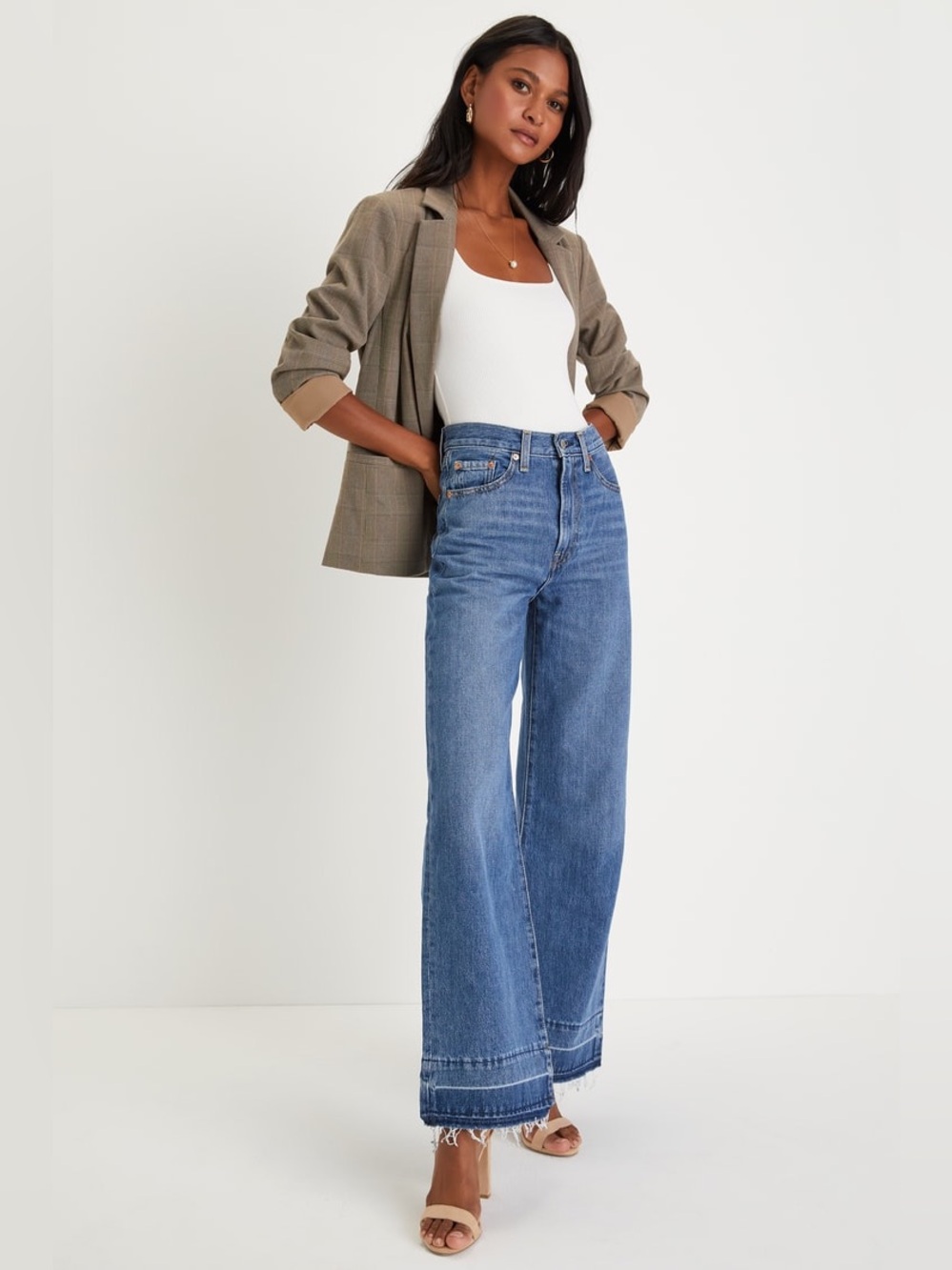 Levi’s Ribcage Medium Wash Wide Leg Raw Hem Denim Jeans Size 28